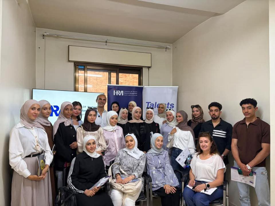 قدمت مؤسسة إدارة الموارد البشرية بالتعاون ومنظمة UNRWA – مركز تدريب دمشق (DTC) ورشة عمل تطوعية عنوان جلسة إرشاد مهني وكيف تبحث عن عمل