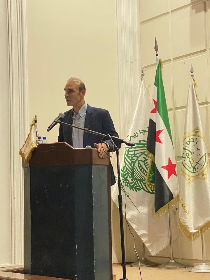 في حفل تكريم خريجي الماجستير والدكتوراه IHRM خيار رسمي